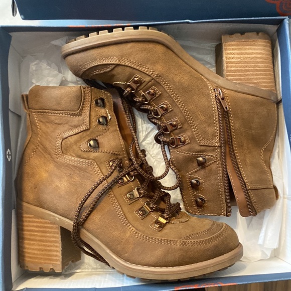 Carlos Santana heel booties SIZE 9 - Picture 8 of 8